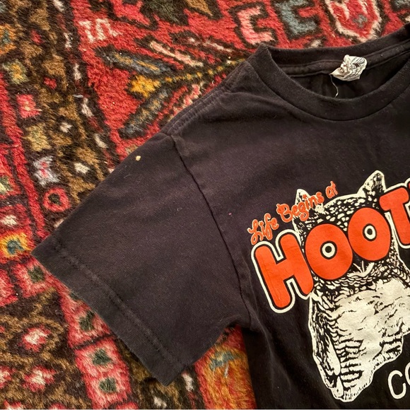 Vintage Hooters Kids Tee in Black and Orange - Picture 3 of 4